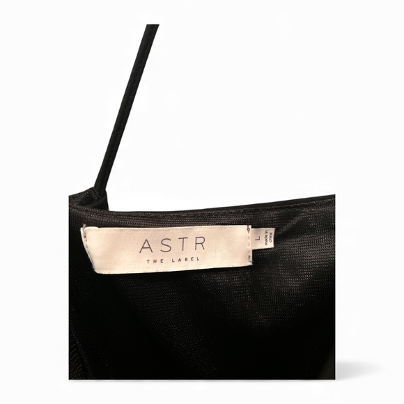 ASTR The Label Women's Black Mini Dress Low Plunge V-Neck Size Large - Picture 3 of 4